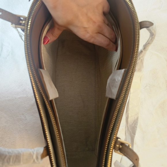 Tory Burch Emerson Large Double Zip Leather Tote Bag - Picture 10 of 14